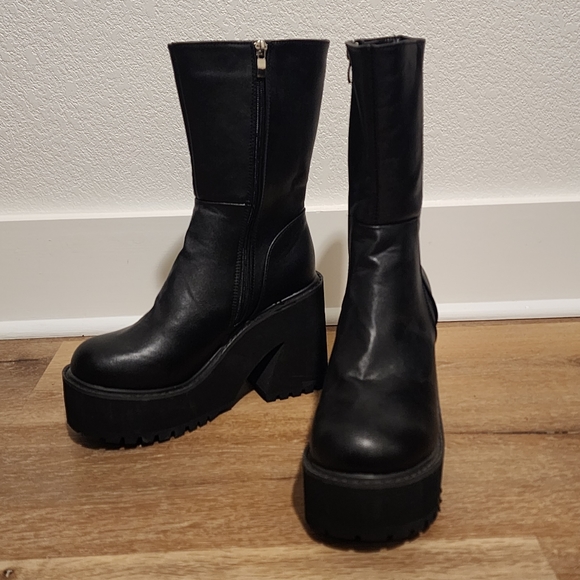 Platform Boots - Picture 4 of 5